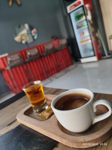 عکس کافه شه وین