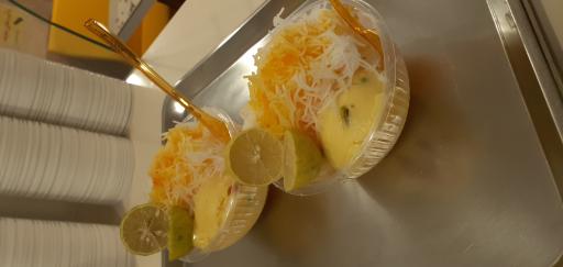 عکس کافه بستنی تریا