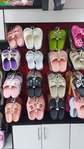 عکس فروشگاه دمپایی خیرخواه