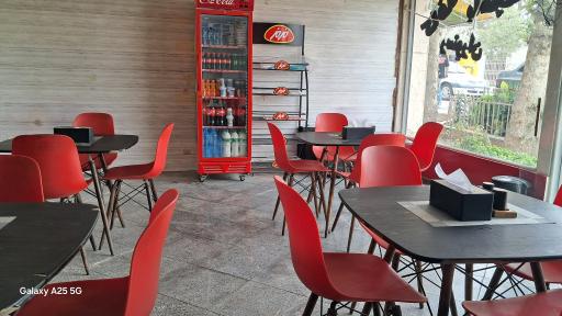 عکس باغچه رستوران دنج