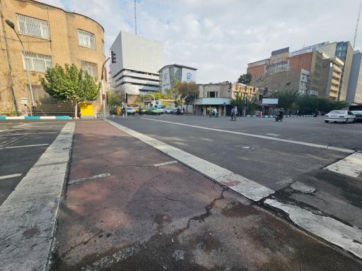 عکس پارکینگ مکانیزه ایرانشهر