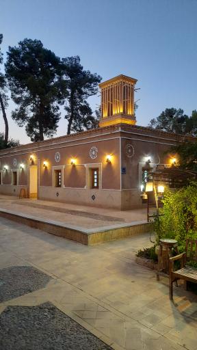 عکس هتل باغ مشیر الممالک یزد