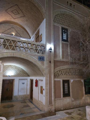 عکس هتل باغ مشیر الممالک یزد