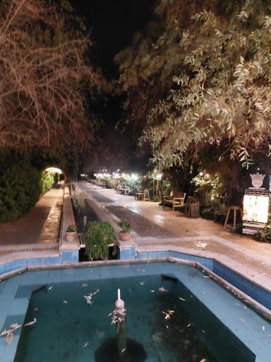 عکس هتل باغ مشیر الممالک یزد