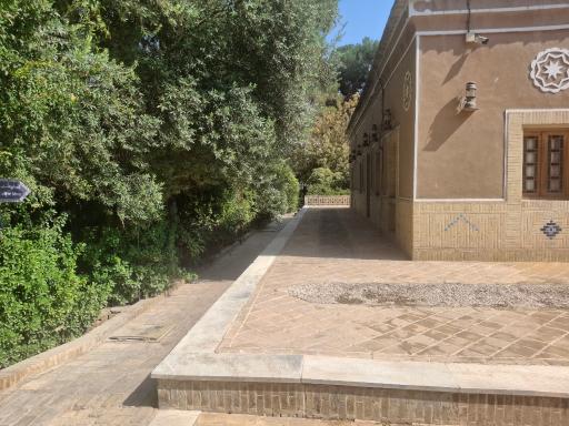 عکس هتل باغ مشیر الممالک یزد