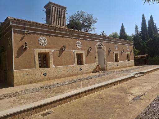 عکس هتل باغ مشیر الممالک یزد