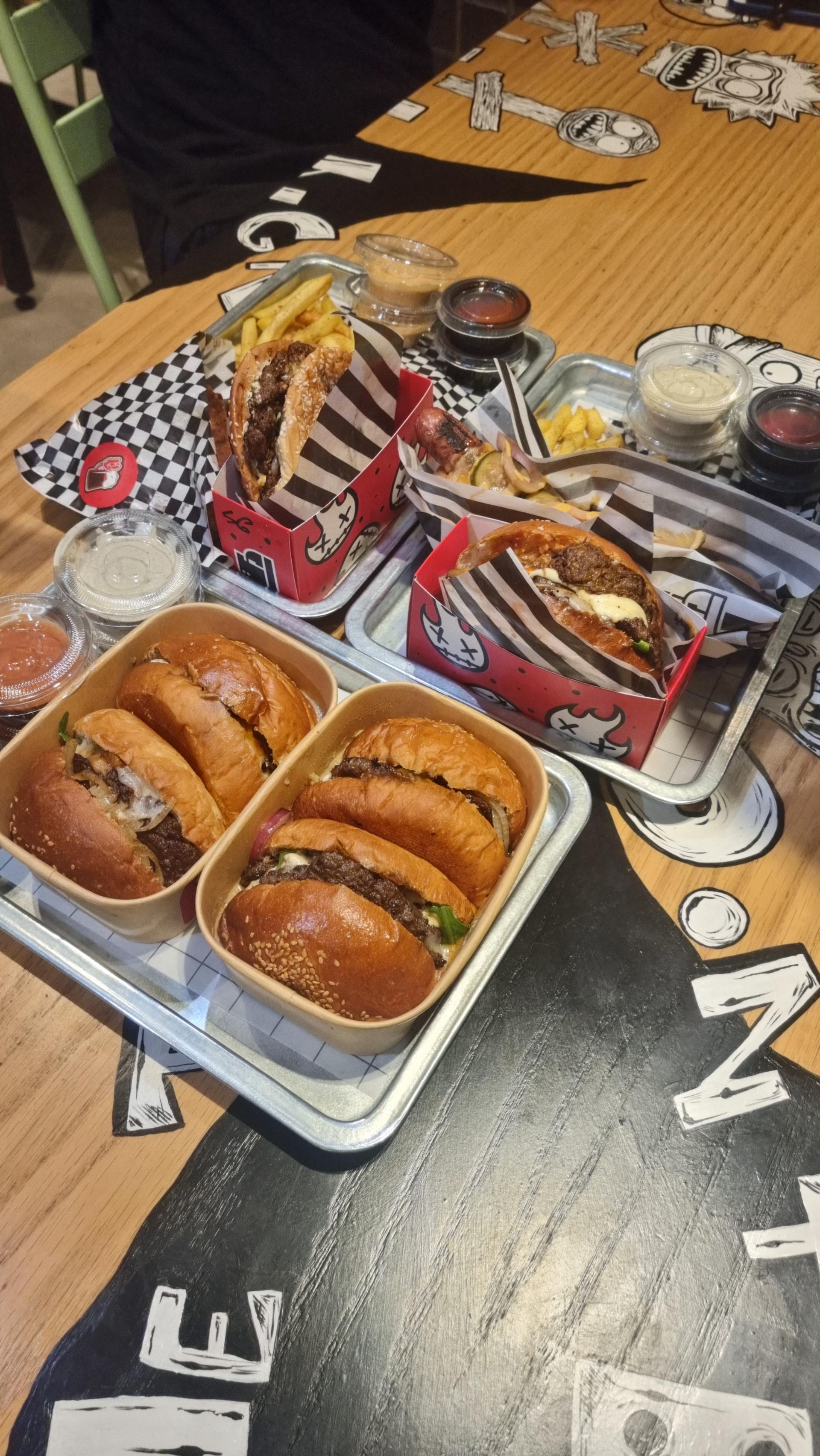 عکس فست فود ای پوینت