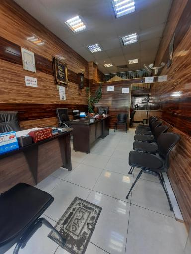 عکس مشاورین املاک صدرا