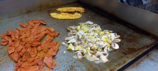 عکس اغذیه مسترویچ 