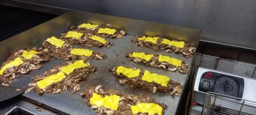 عکس اغذیه مسترویچ 