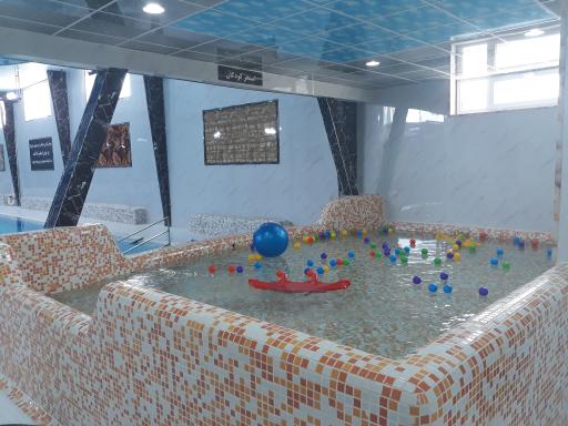 عکس استخر قصر ملک تهران