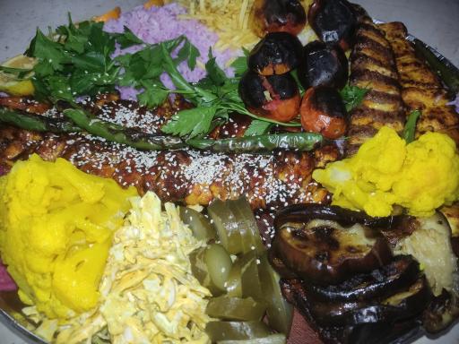 عکس مجموعه غذایی آواز