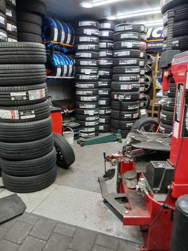 عکس فروشگاه رینگ و لاستیک امیر اسپرت