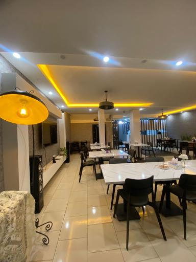 عکس رستوران جهان شهر نطنز