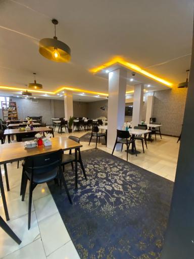 عکس رستوران جهان شهر نطنز