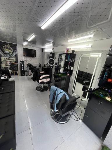 عکس آرایشگاه مردانه آریامن