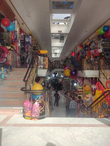 عکس مجتمع تجاری زیتون