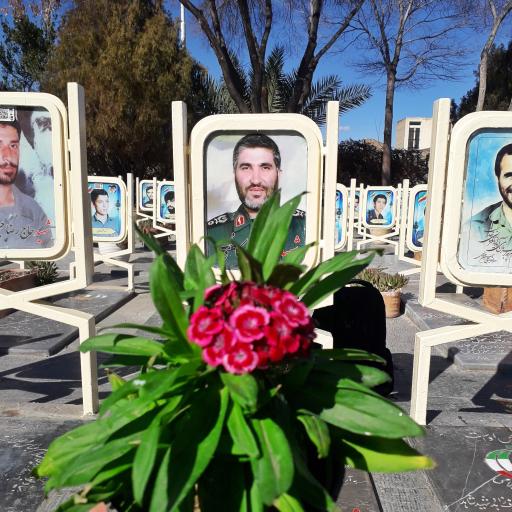 عکس مزار شهید حاج احمد کاظمی