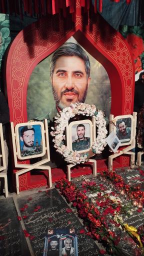 عکس مزار شهید حاج احمد کاظمی