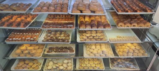 عکس لوازم جشن تولد و شیرینی فروشی خاتم