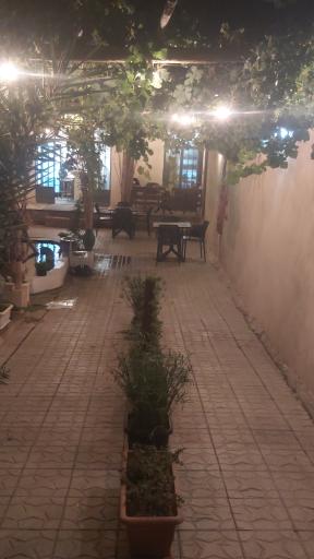 عکس کافه حیاط تاک