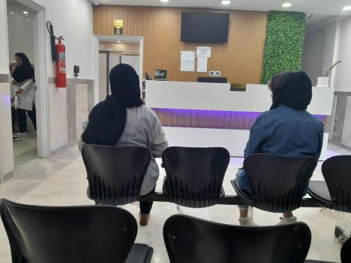 عکس درمانگاه شبانه‌ روزی پیروزان