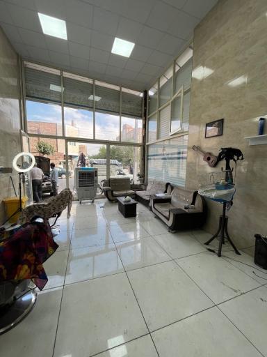 عکس آکادمی زیبایی سورنا