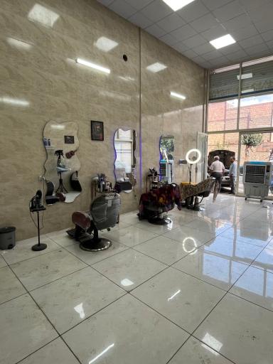 عکس آکادمی زیبایی سورنا