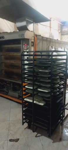 عکس مجتمع نان و شیرینی