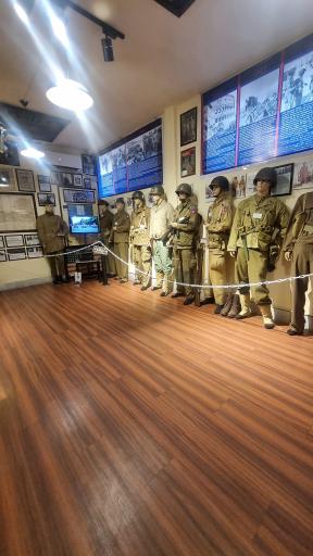 عکس موزه جنگ جهانی دوم