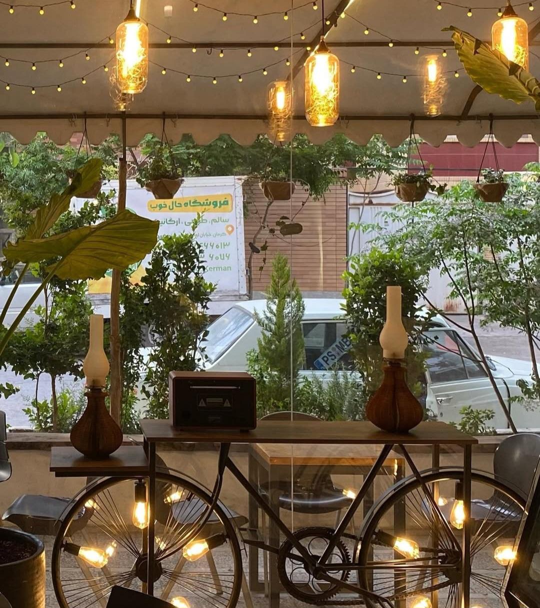 عکس کافه راوی