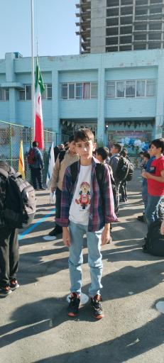 دبستان پسرانه شاهد امیدهای انقلاب