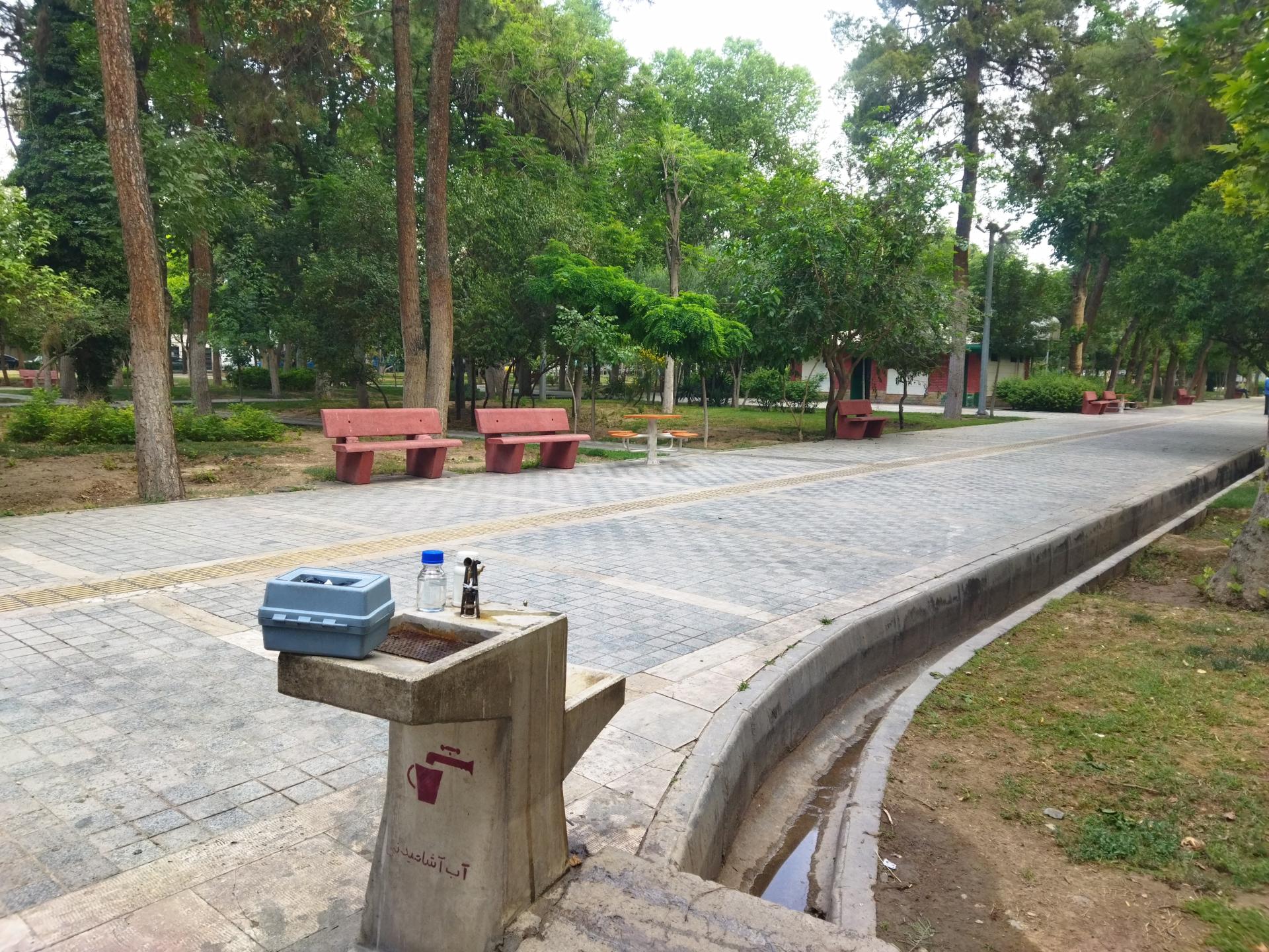 عکس آبخوری بوستان ولی‌عصر