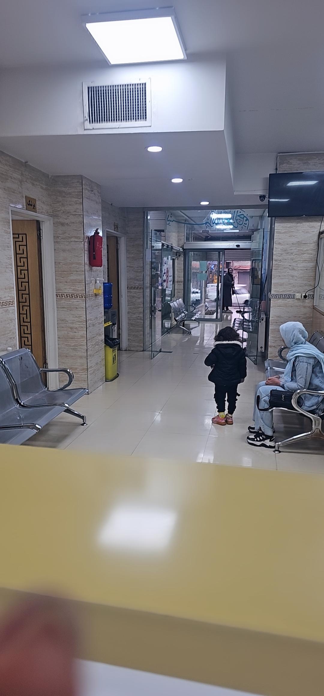 عکس درمانگاه پزشکی و دندانپزشکی ثامن