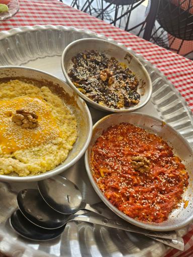 عکس صبحانه خوری و کبابی قرار سر صبح