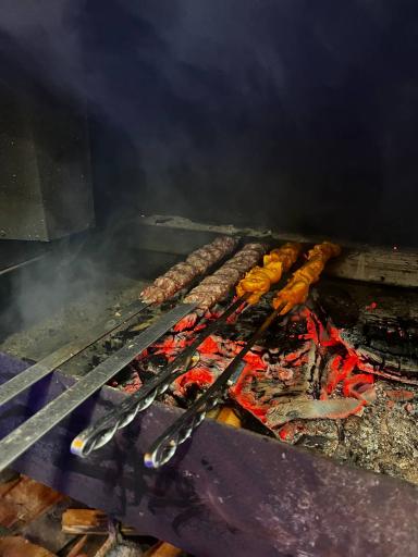 عکس صبحانه خوری و کبابی قرار سر صبح