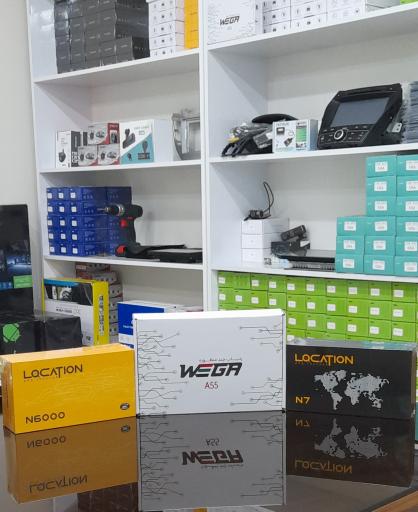 عکس مانیتور اندروید و ردیاب خودرو