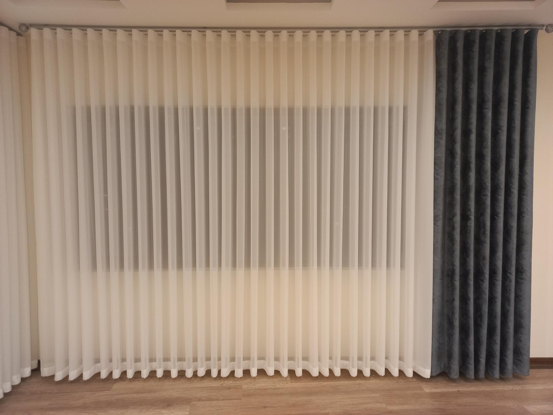 عکس پرده سرای حاجی حسنی 