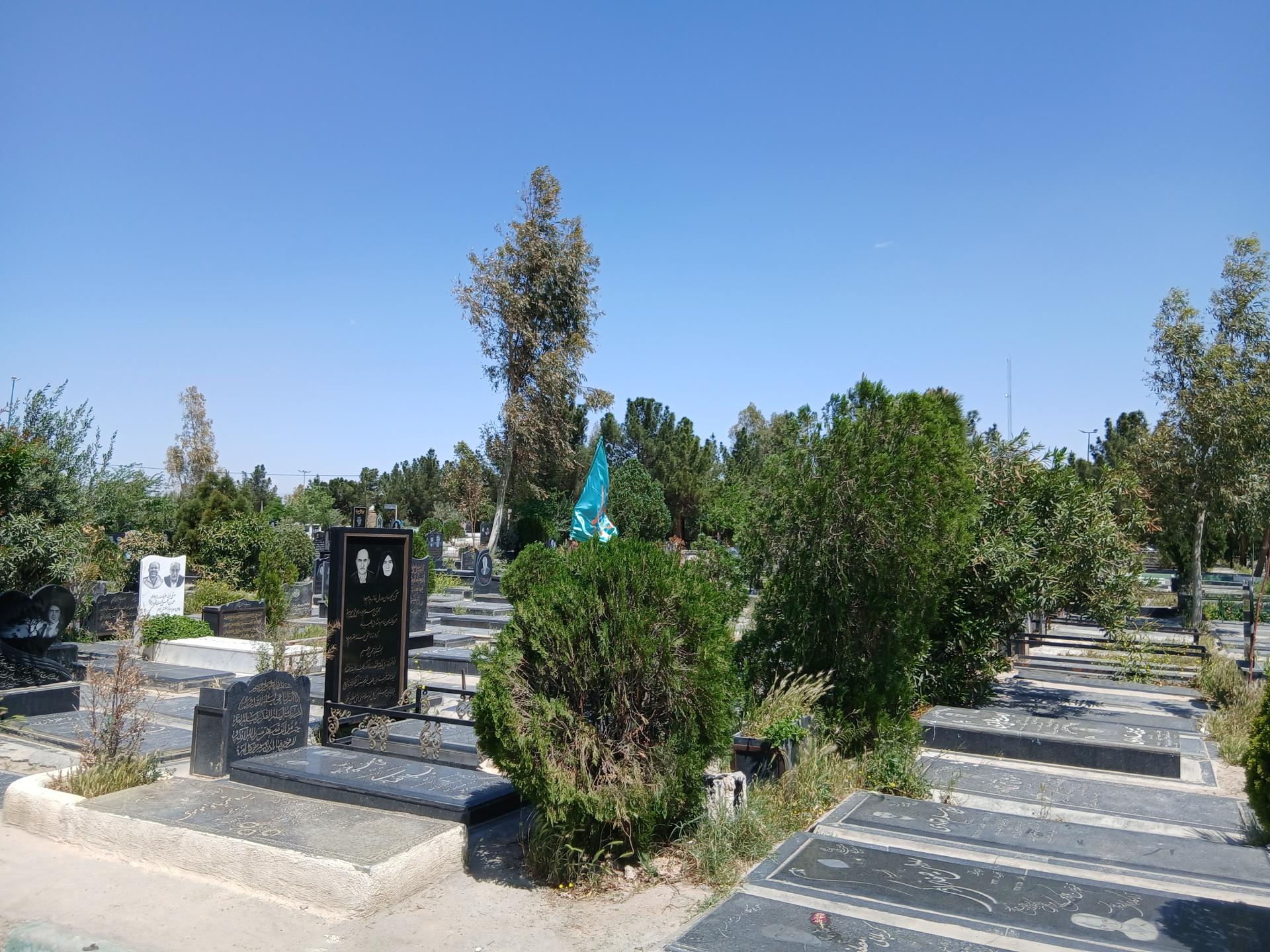 عکس قطعه ۹ آرامستان