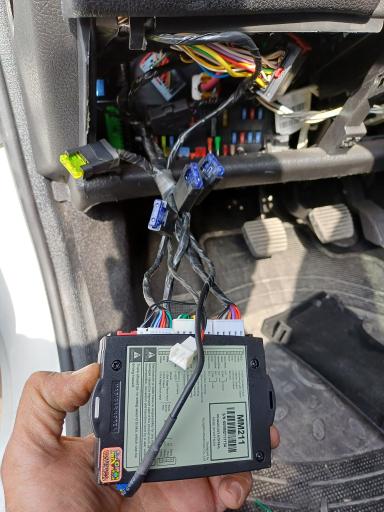 عکس ردیاب و دزدگیر اطمینان