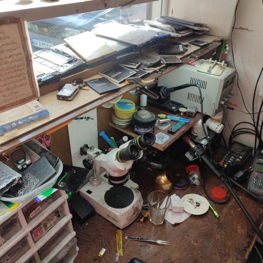 عکس تعمیرات موبایل فون کلینیک