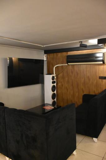 عکس کافی شاپ و خانه صبحانه باکس آفیس