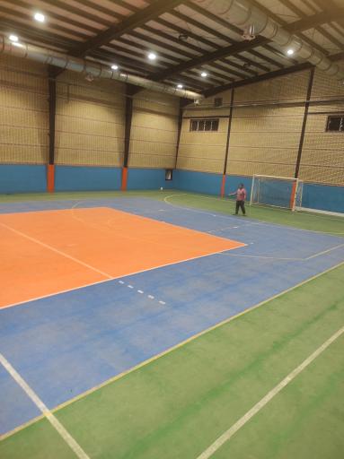 عکس سالن ورزشی شهیدان شاطری