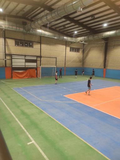 عکس سالن ورزشی شهیدان شاطری