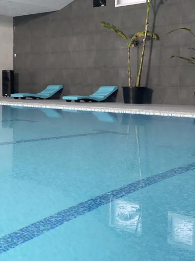 عکس مجموعه ورزشی و استخر دلفین