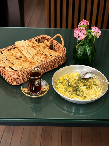 عکس غذاخوری قدم رنج