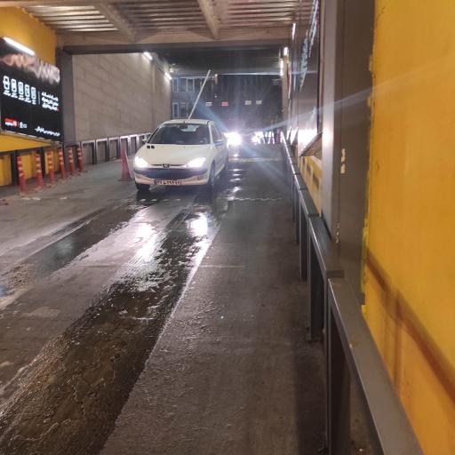 عکس پارکینگ بازار چارسو