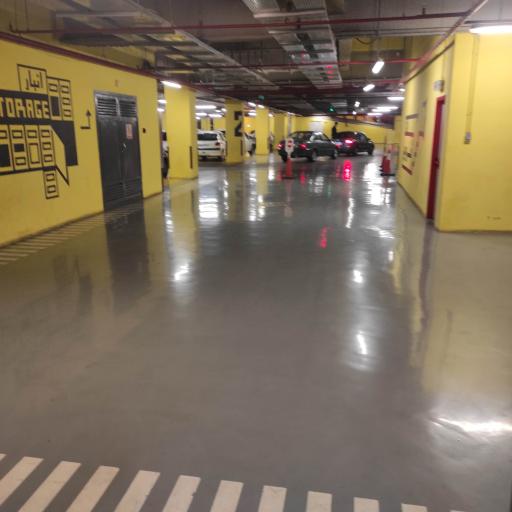 عکس پارکینگ بازار چارسو