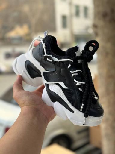 عکس دفتر فروش و پخش مجموعه گروه های تولیدی و پخش ویوان 