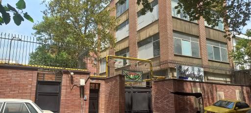 عکس دبیرستان دخترانه فرزانگان ۳ تهران